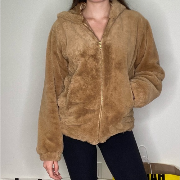 Cute faux fur jacket - Picture 3 of 5